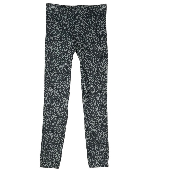 Spanx Look At Me Now Seamless Indigo Leopard Print Crop Leggings - Sz M - Picture 1 of 10